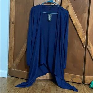 New with tags. Never worn. Blue cartigan
